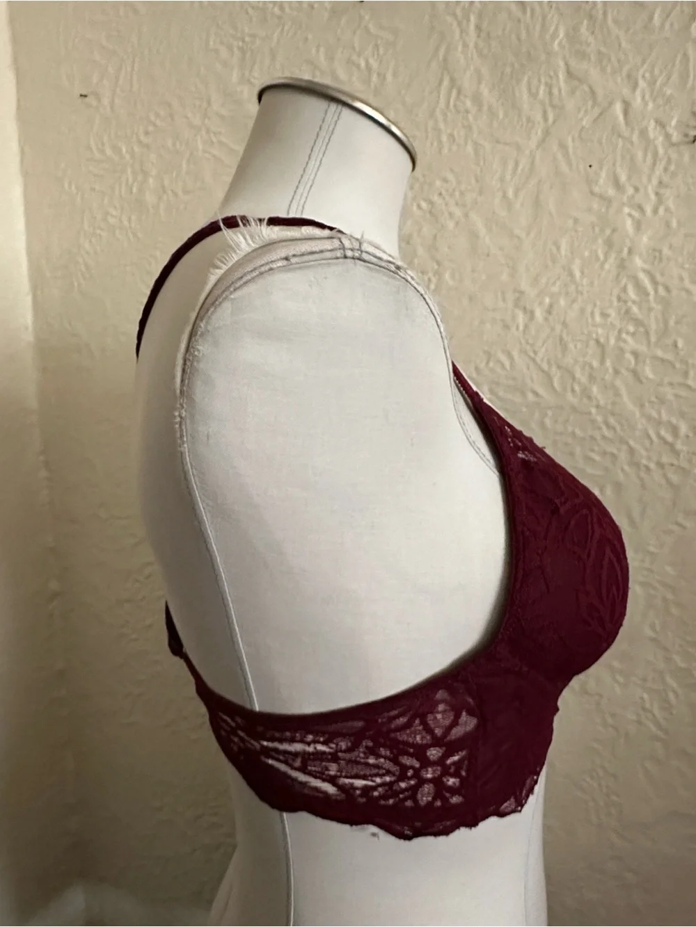 Victoria’s Secret Pink Burgundy Floral Lace V Wire Bralette XS - Picture 8 of 9